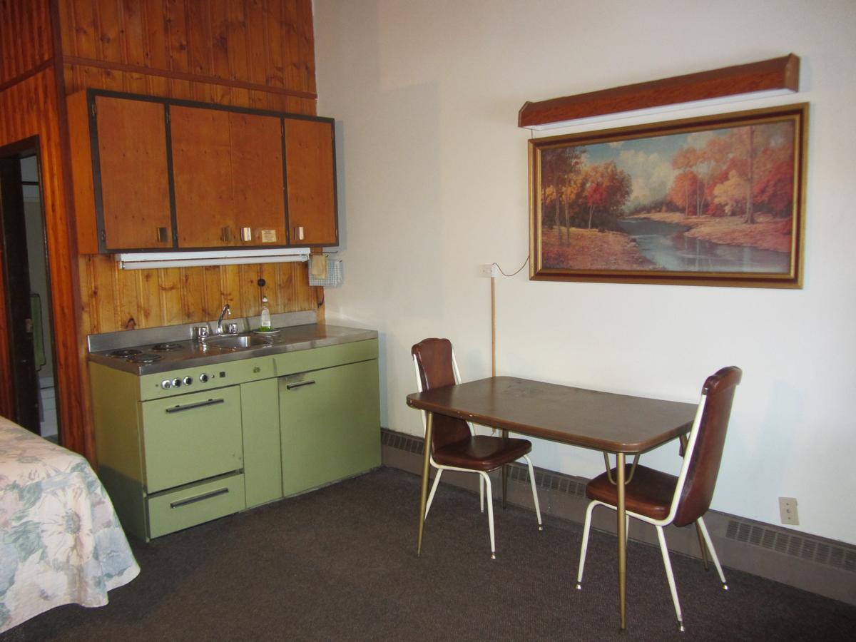 Pembina River Inn Entwistle Buitenkant foto