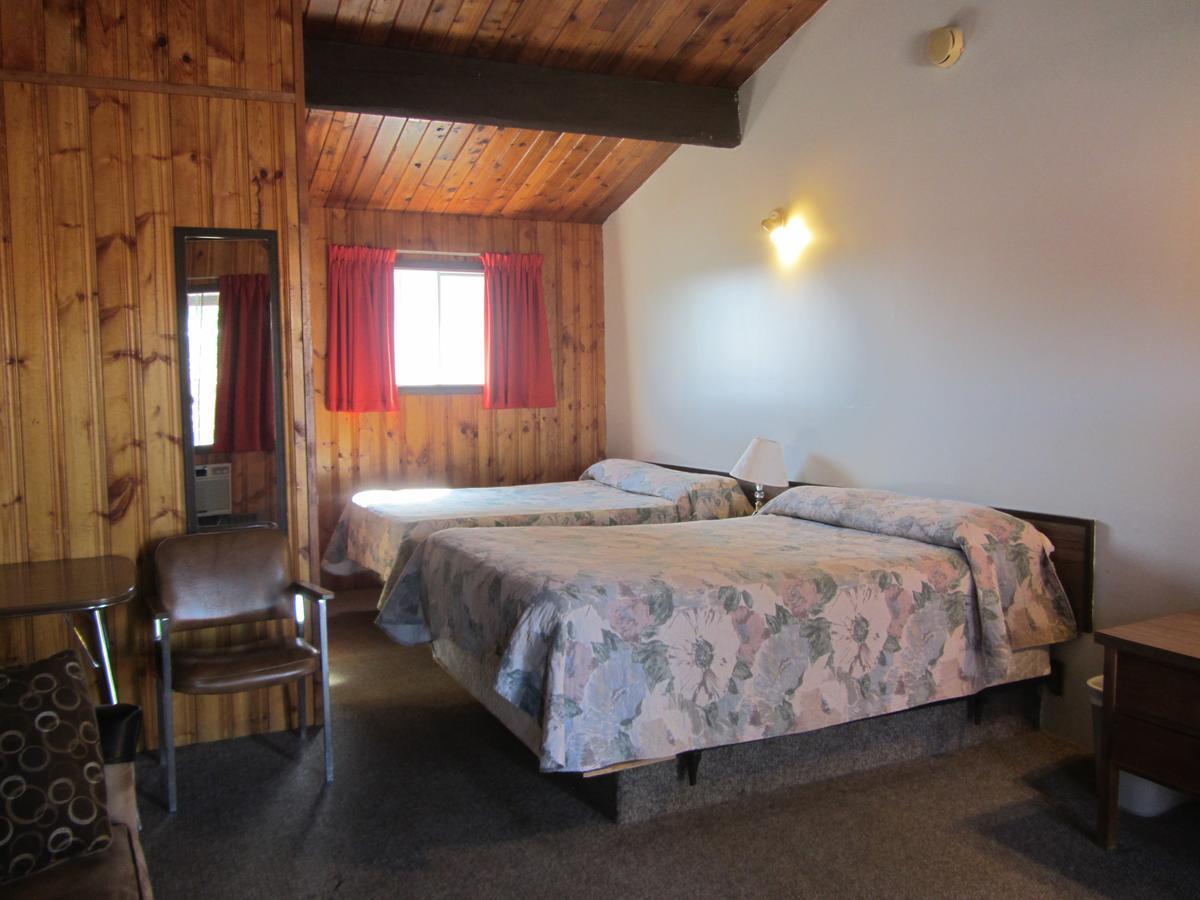 Pembina River Inn Entwistle Buitenkant foto
