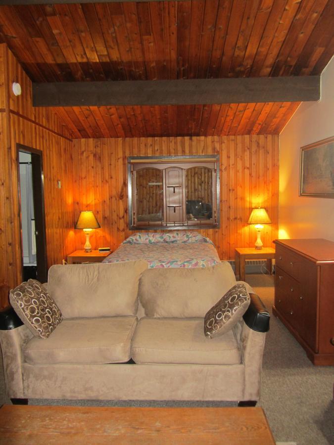 Pembina River Inn Entwistle Buitenkant foto