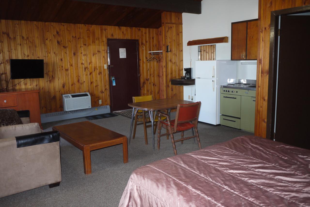 Pembina River Inn Entwistle Buitenkant foto